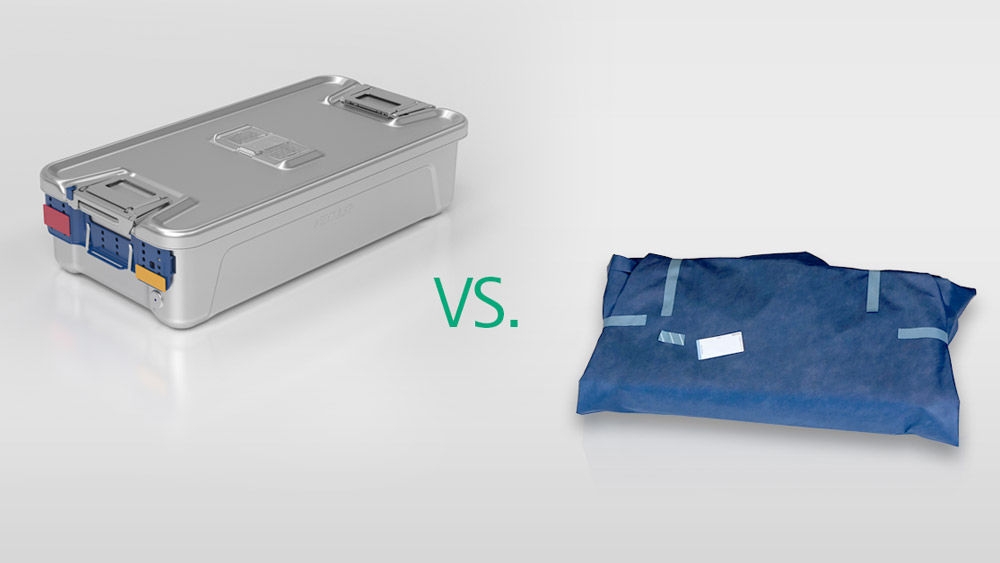 Medizinische Fachkraft untersucht die wichtigsten Ergebnisse einer Studie: Sterilcontainer versus Einwegverpackung auf dem PC