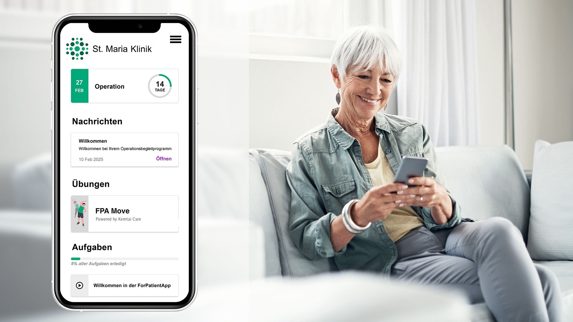 Ärztin erklärt Patientin ForPatientApp auf Tablet