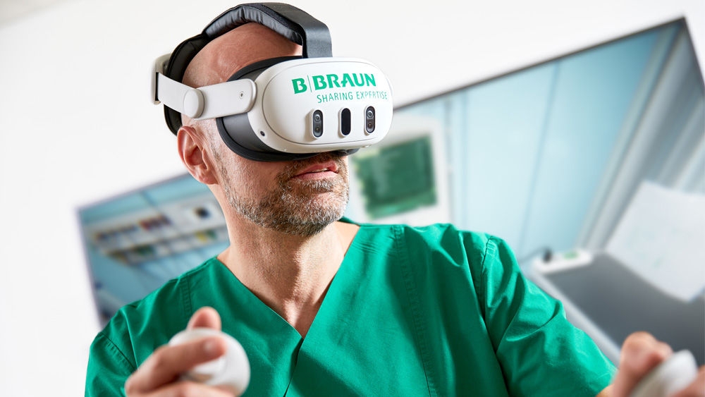 Krankenschwester mit VR-Brille