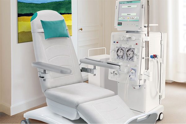 Der voll eingerichtete Heimdialyseplatz ermöglicht eine komfortable Dialyse zu Hause.